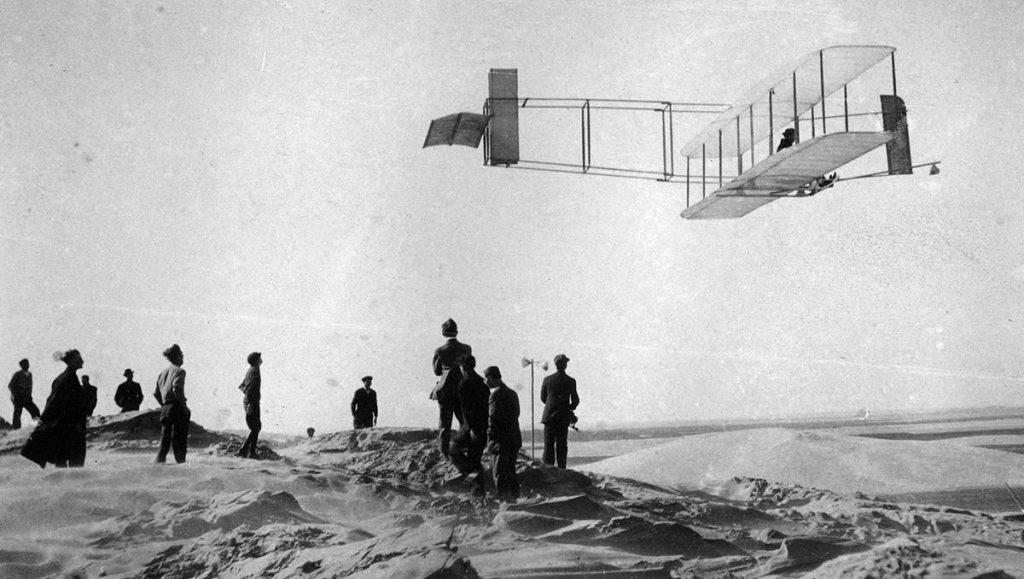Chiếc máy bay đầu tiên được phát minh